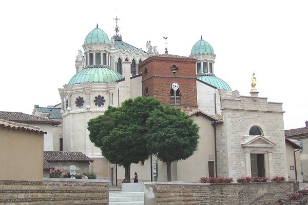 basilica di ars sur formans