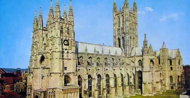 Celebre per la cattedrale e paese natio di Sant Agostino di Canterbury