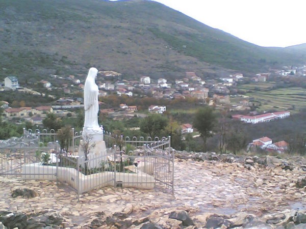 la collina delle apparizioni a medjugorje