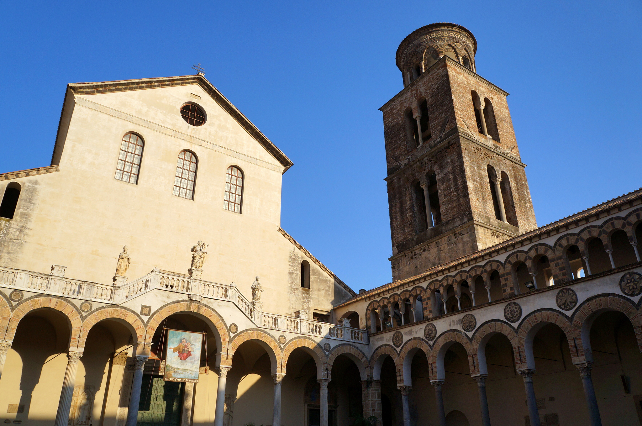 Turismo religioso in Campania Duomo e Campanile di Salerno