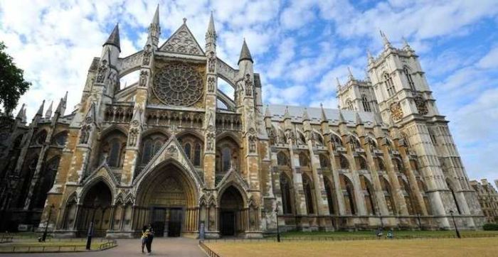 Abbazia di Westminster, in stile gotico, sorge al centro della città